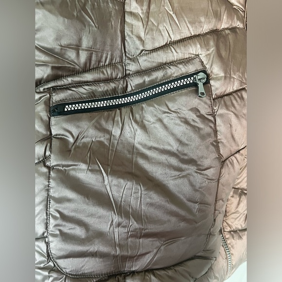 Gorgeous and WARM - Packable Puffer Coat - Picture 13 of 15